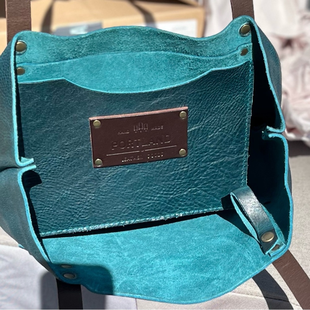 BNNU Portland Leather Goods Premium Limited Edition Lagoon Medium Classic Tote - Picture 7 of 7